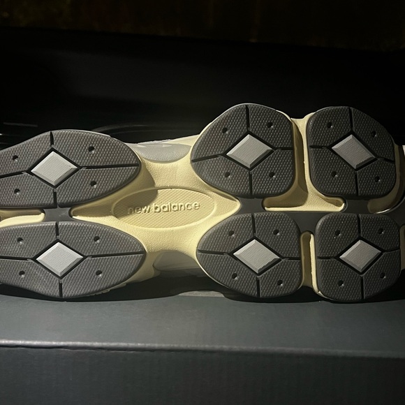 New Balance White Sneakers - Picture 7 of 9